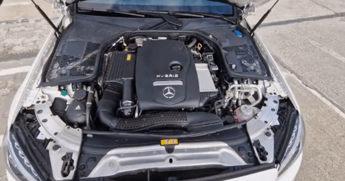 Mercedes-benz-c-class-motor-WEBCAR