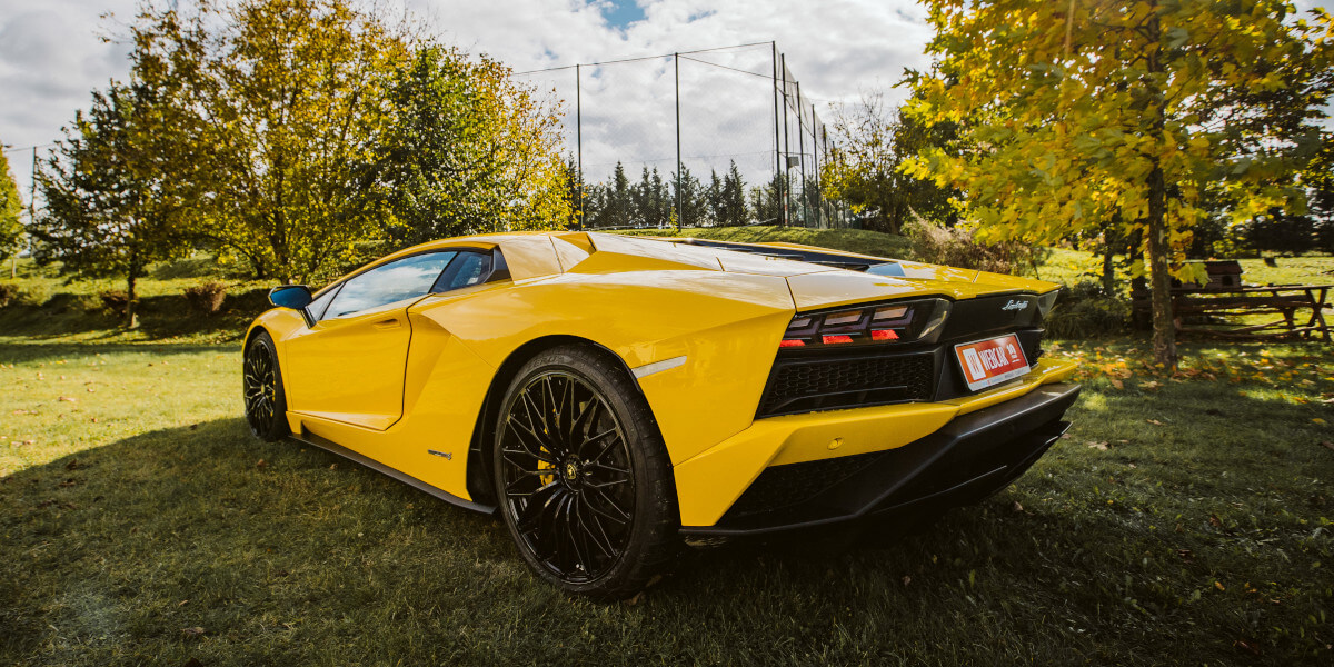 Lamborghini_Aventador_WEBCAR