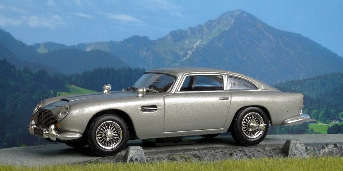 Aston-Martin-WEBCAR