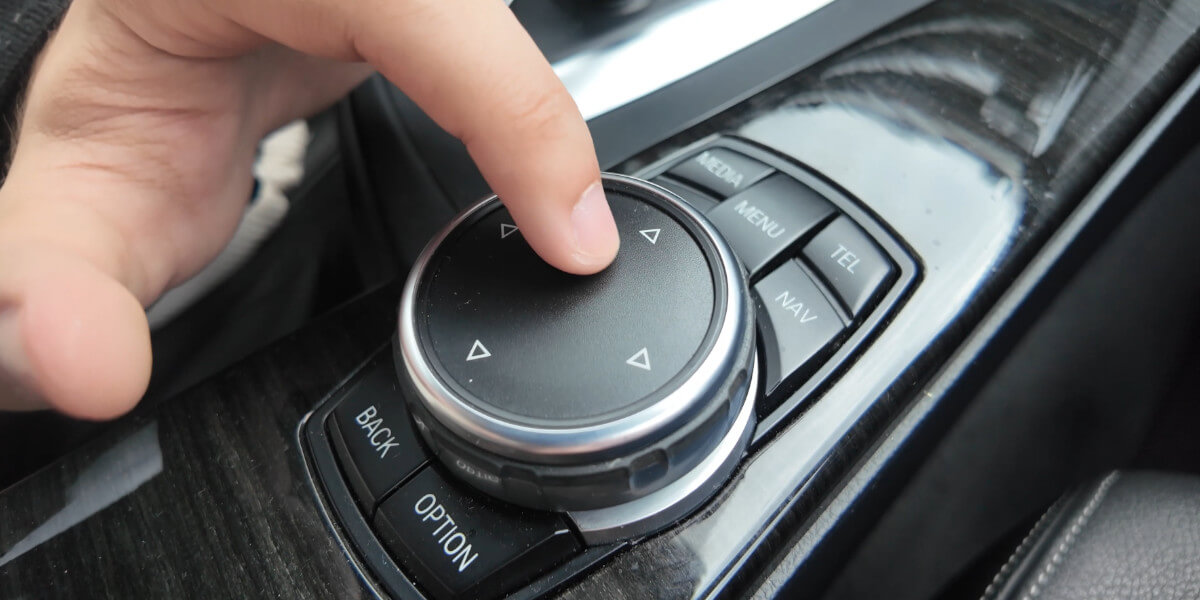 BMW-F30-facelift-idrive-2-WEBCAR BMW-F30-facelift-WEBCAR