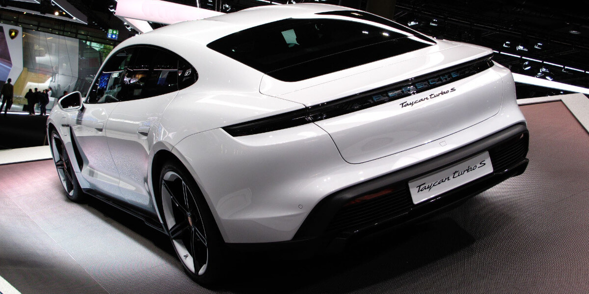 Porsche-Taycan-Turbo-3-WEBCAR Tesla-Model-S-Plaid-VS. Porsche-Taycan-Turbo-WEBCAR