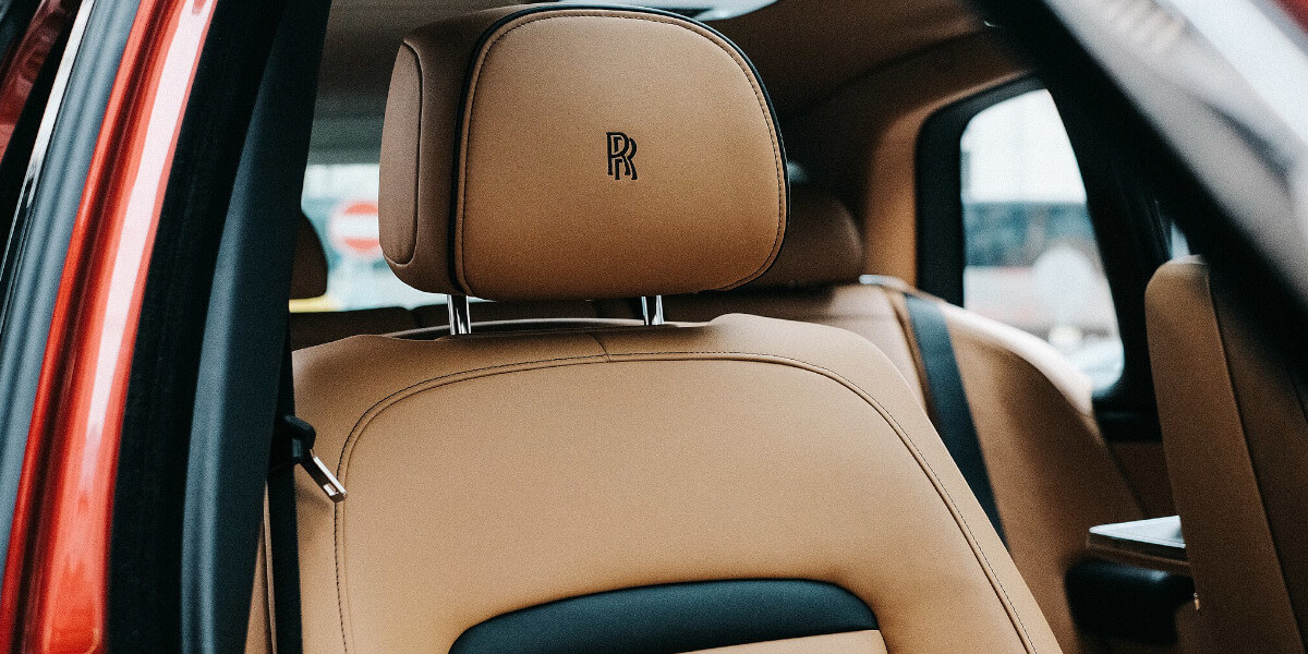 Rolls-Royce-Cullinan-4-WEBCAR Rolls-Royce-Cullinan-WEBCAR