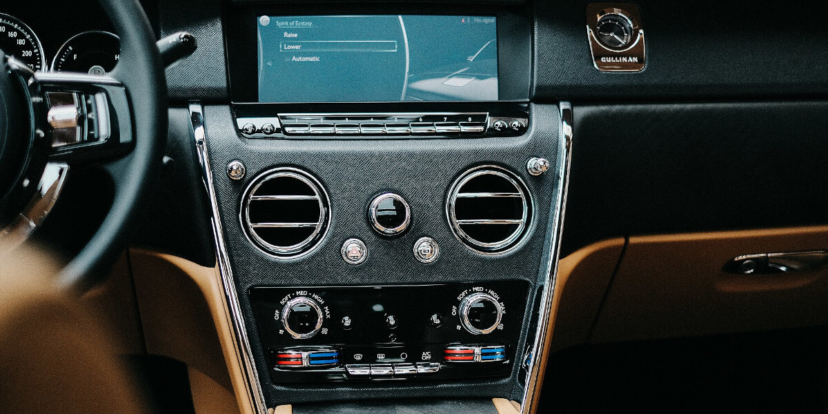 Rolls-Royce-Cullinan-6-WEBCAR Rolls-Royce-Cullinan-WEBCAR