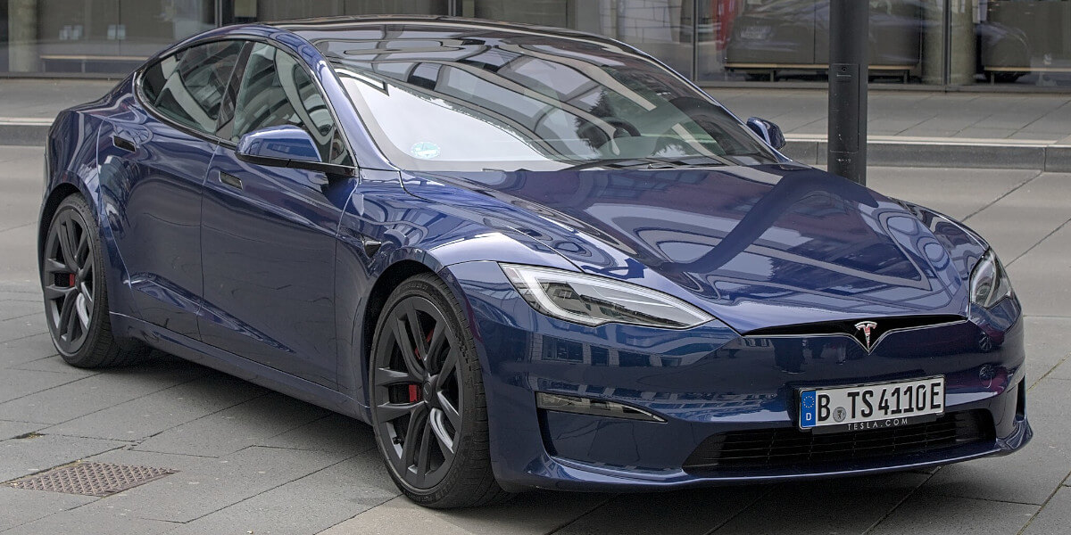 Tesla-Model-S-Plaid-2-WEBCAR Tesla-Model-S-Plaid-VS. Porsche-Taycan-Turbo-WEBCAR