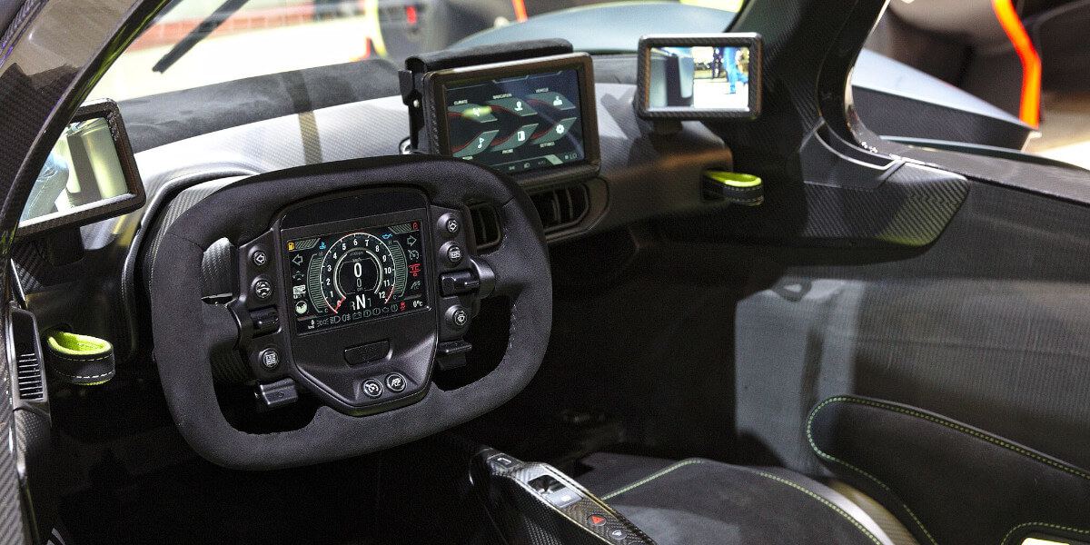 Aston-Martin-Valkyrie_3_Webcar Mașini de lux cu producție limitată - WEBCAR
