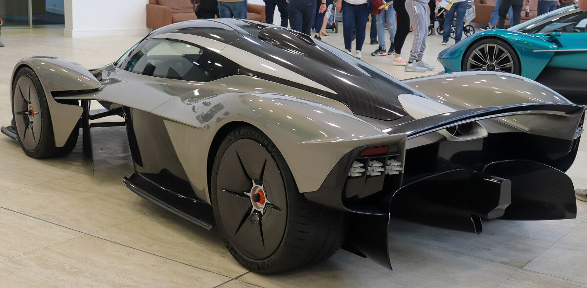 Aston-Martin-Valkyrie_5_Webcar Mașini de lux cu producție limitată - WEBCAR