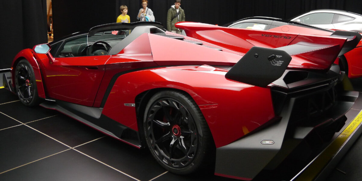 Lamborghini-Veneno_1_Webcar Mașini de lux cu producție limitată - WEBCAR