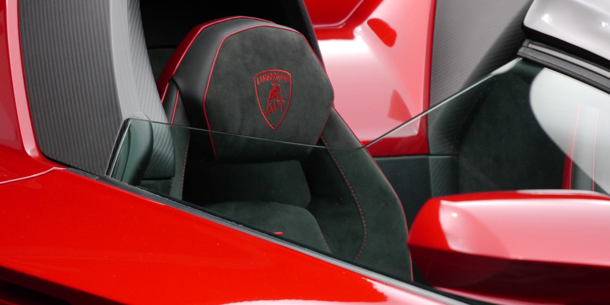 Lamborghini-Veneno_2_Webcar Mașini de lux cu producție limitată - WEBCAR